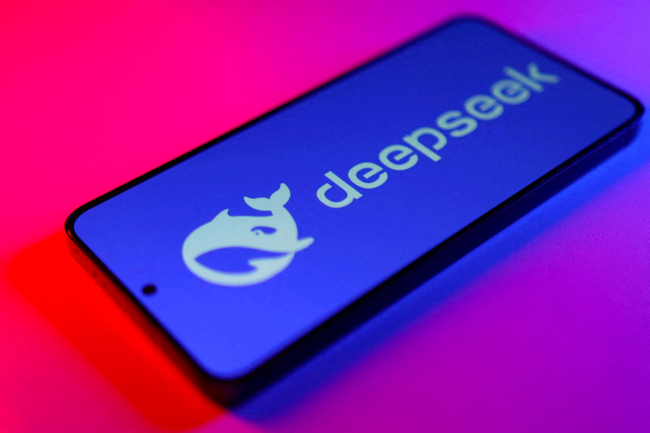 Η DeepSeek αναπτύσσει μοντέλα ΑΙ με αυτο-βελτίωση