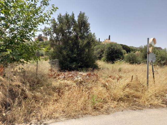 Ευρεία σύσκεψη πολιτείας και αυτοδιοίκησης για την πρόληψη πυρκαγιών μέσω καθαρισμού οικοπέδων