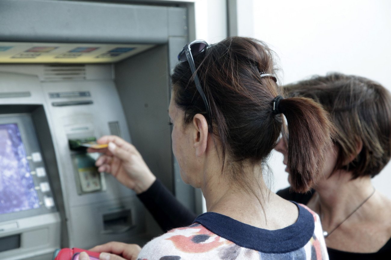 Προγραμματισμένες καταβολές e-ΕΦΚΑ, ΔΥΠΑ και συντάξεων: ημερομηνίες και ποσά