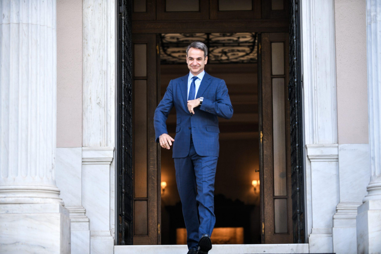 Η προπαγάνδα των γαλάζιων bots και η στρατηγική του Μαξίμου με το Lexotanil
