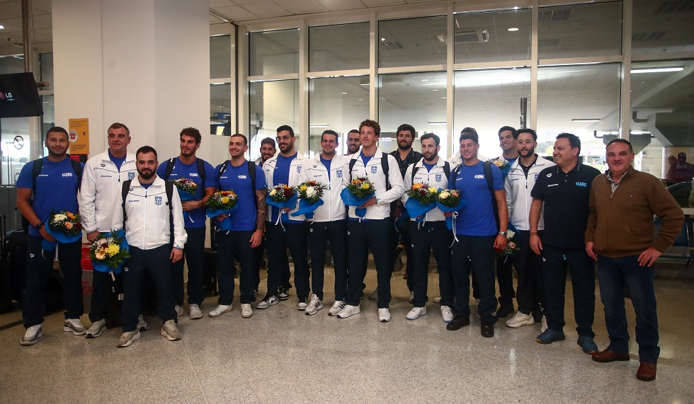 Επιστροφή της εθνικής πόλο ανδρών με το ασημένιο μετάλλιο από το Μαυροβούνιο