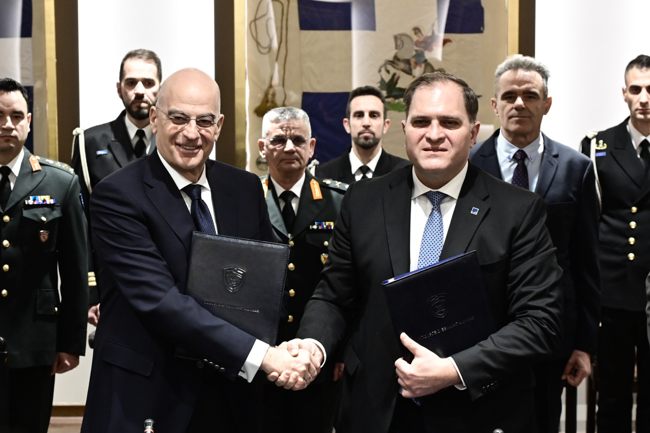 Δένδιας και Πιτσιλής υπογράφουν μνημόνιο συνεργασίας για τη διαφάνεια στις αγορές εξοπλιστικών προγραμμάτων