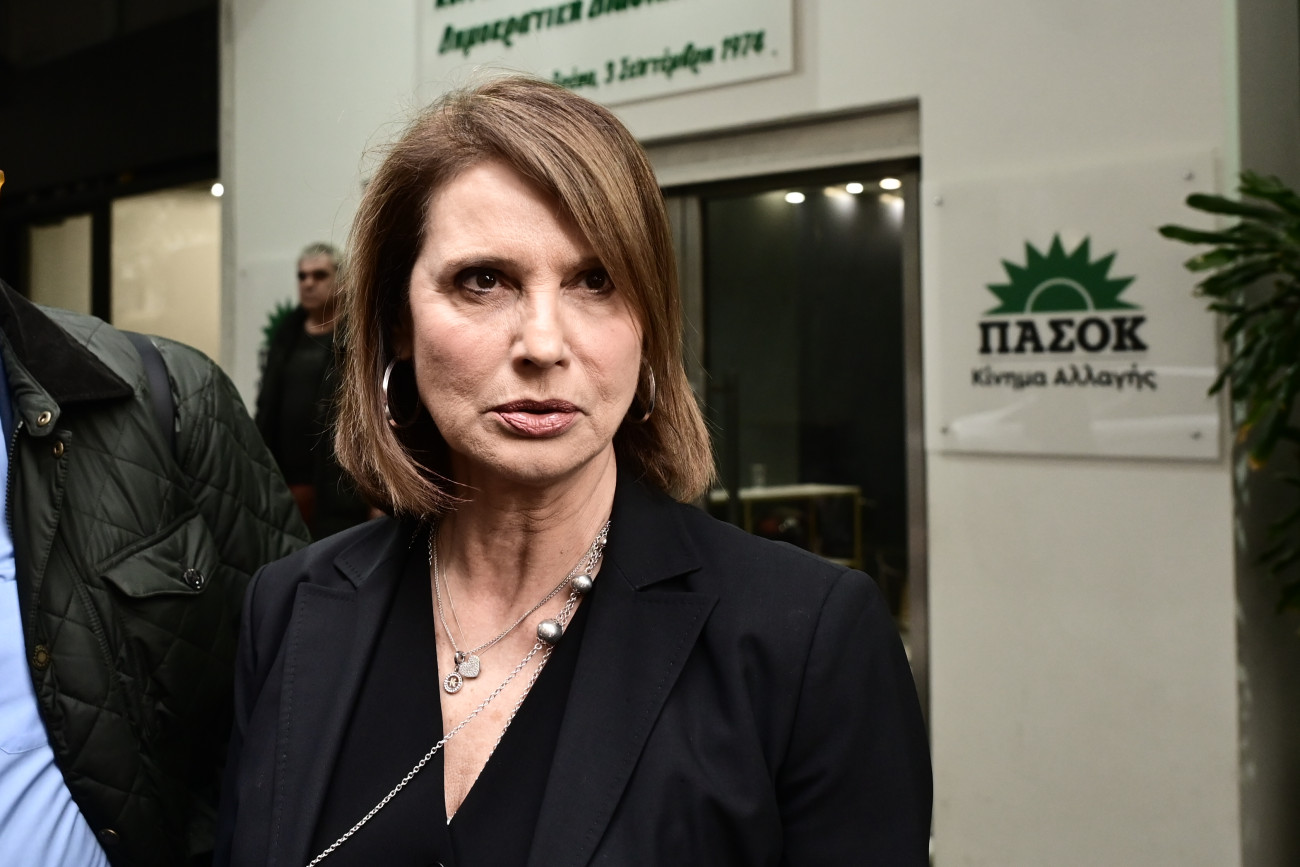 Πρώτη αντίδραση της Κατερίνας Μπατζελή μετά την αναστολή της κομματικής της ιδιότητας στο ΠΑΣΟΚ