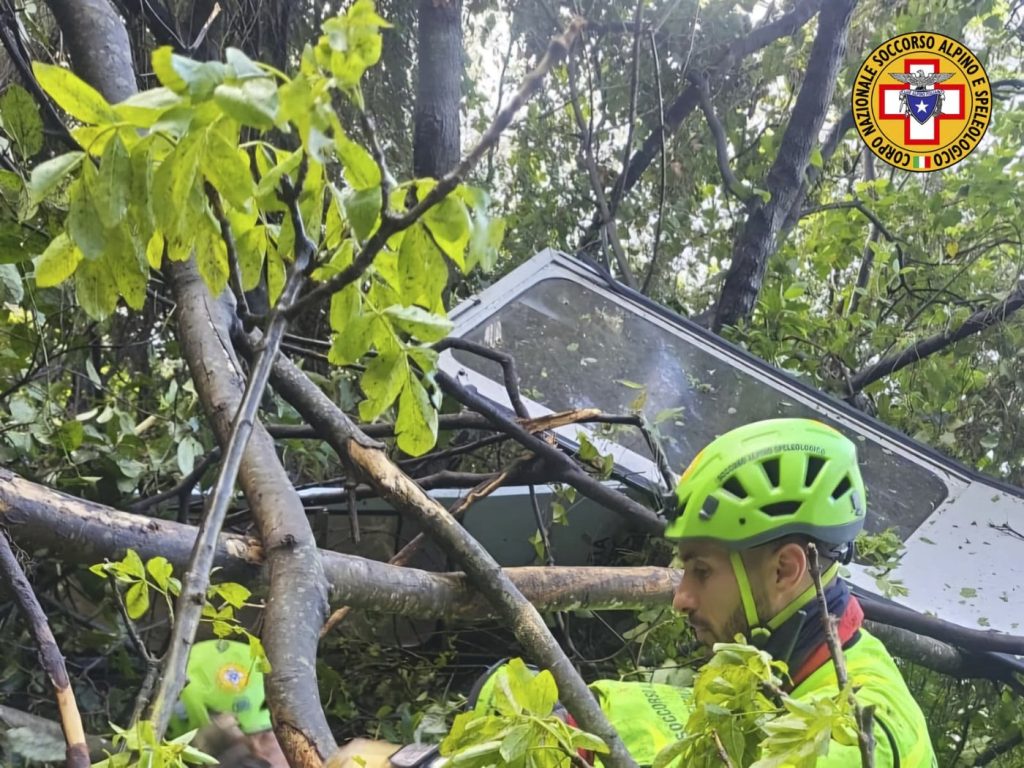 Νάπολη: Τέσσερις νεκροί και ένας τραυματίας από την πτώση καμπίνας τελεφερίκ