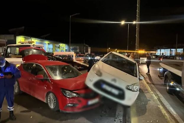 Καλαμάτα: Σοβαρό τροχαίο με καραμπόλα 7 αυτοκινήτων στο Ασπρόχωμα