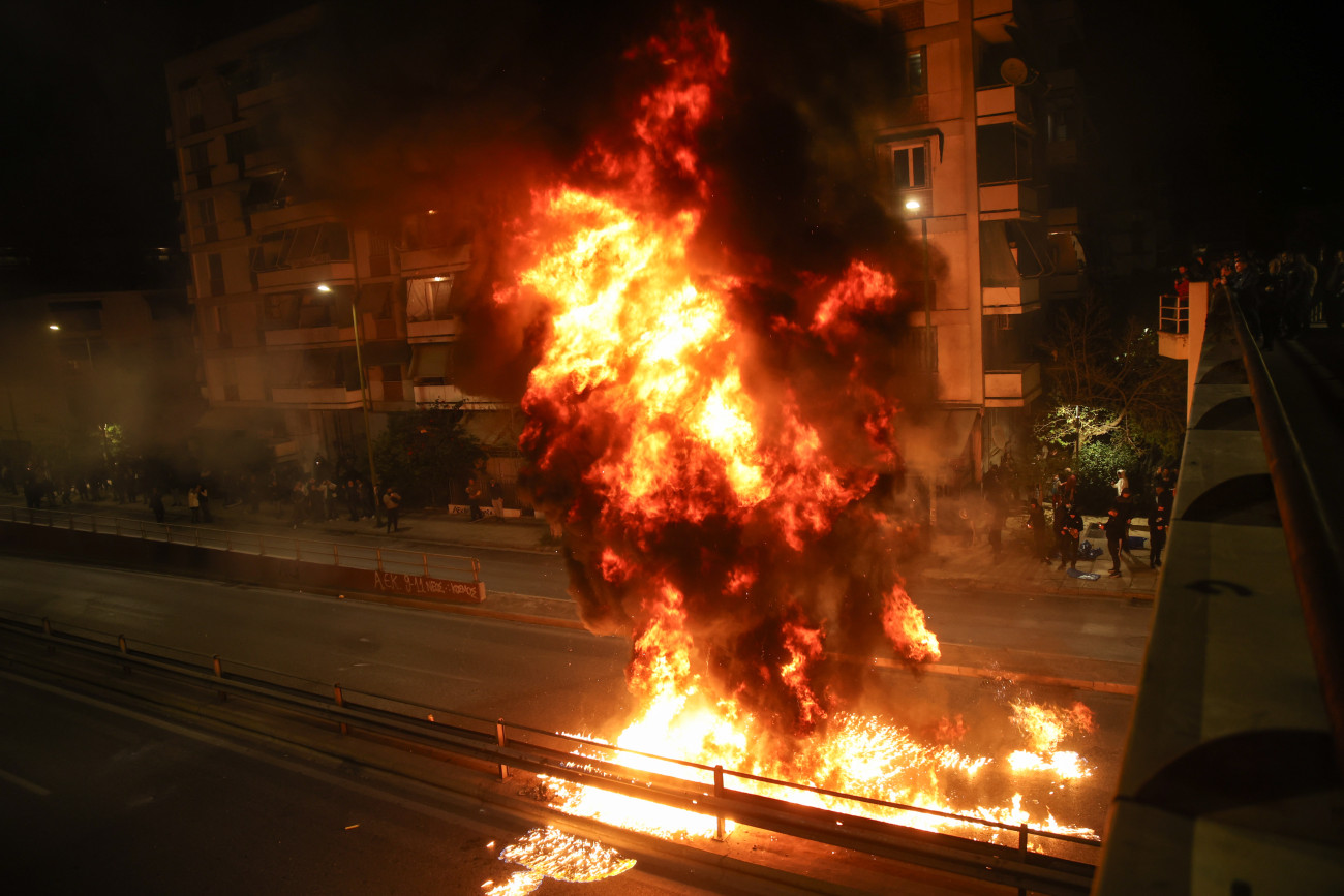 Νέος Κόσμος: Ανάσταση με εντυπωσιακές εκδηλώσεις και κινδύνους