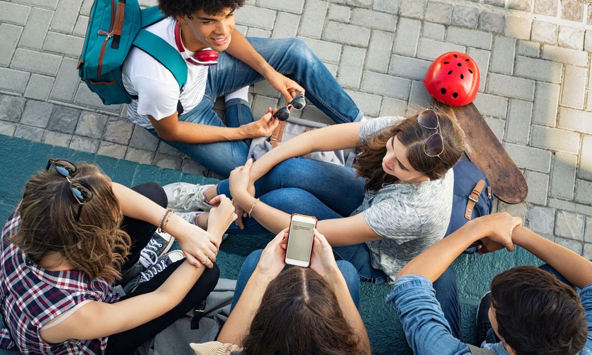 Youth Pass: Πάνω από 66.000 νέοι έχουν υποβάλει αίτηση για την ψηφιακή χρεωστική κάρτα των 150 ευρώ