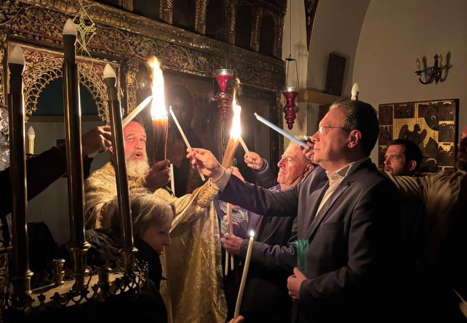 Φολέγανδρος: Ο Σωκράτης Φάμελλος γιορτάζει το Πάσχα στον τόπο καταγωγής του
