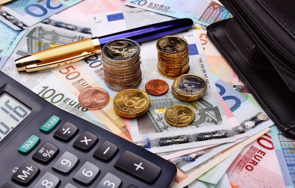 Ξεκινά η διαπραγμάτευση για τις νέες φοροελαφρύνσεις: Η κρίσιμη ημερομηνία και τα σενάρια