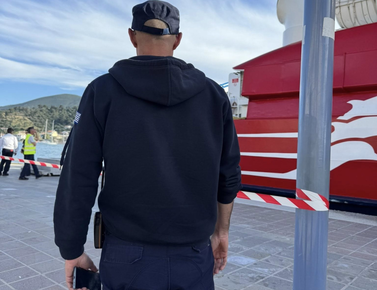 Δυσάρεστες εξελίξεις για τους επιβάτες του Flying Cat III στον Πόρο λόγω τηλεφωνήματος για βόμβα