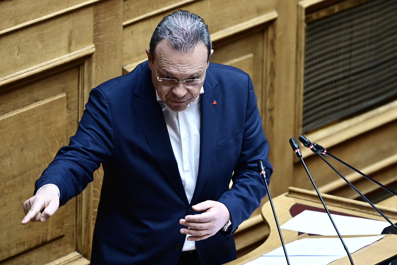 Σφοδρή επίθεση Φάμελλου κατά Μητσοτάκη για επικοινωνιακά τρικ και υποκρισία σχετικά με τα επιδόματα