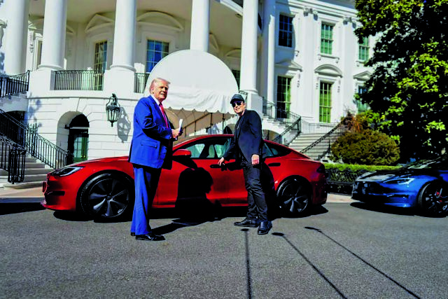 Πτώση των τιμών των μεταχειρισμένων Tesla εν μέσω αυξανόμενων αντιδράσεων για τον Έλον Μασκ