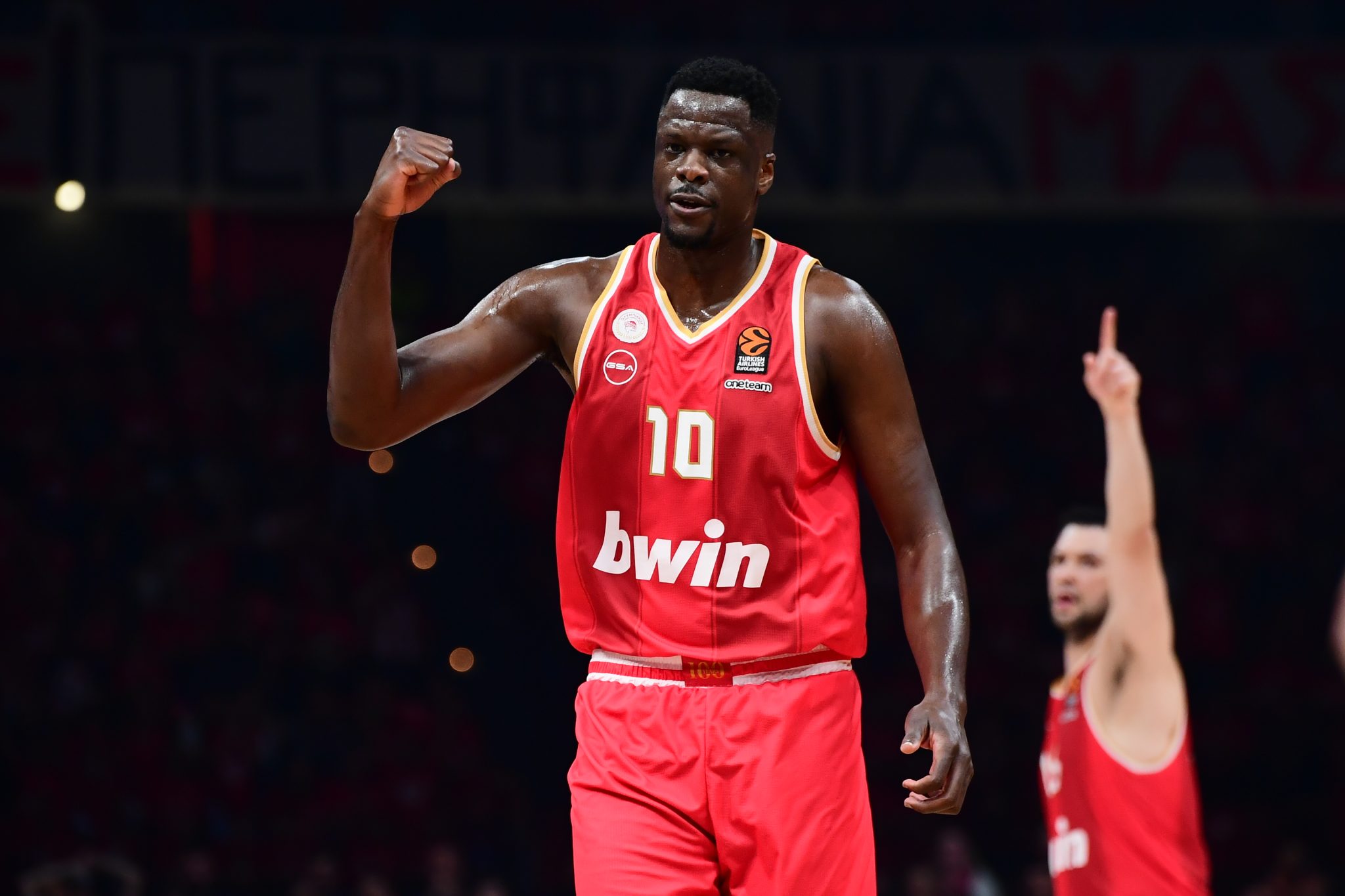 Ανατροπές και εκπλήξεις στο top-10 της Euroleague με Φαλ και Γιούρτσεβεν