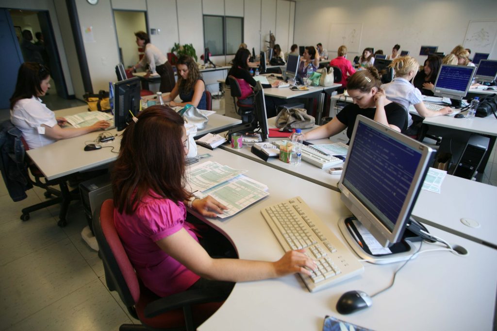 Καταργούνται τα πιστοποιητικά γέννησης και οικογενειακής κατάστασης στις δημόσιες συναλλαγές