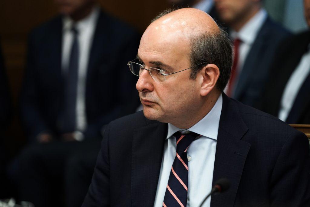 Χατζηδάκης: Στον Σεπτέμβριο θα ανακοινωθούν μέτρα στήριξης για τη μεσαία τάξη και νέα για τον ΕΝΦΙΑ