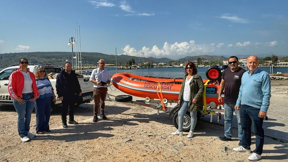 Παραλαβή ναυαγοσωστικού σκάφους για τις παραλίες του δήμου Μυτιλήνης