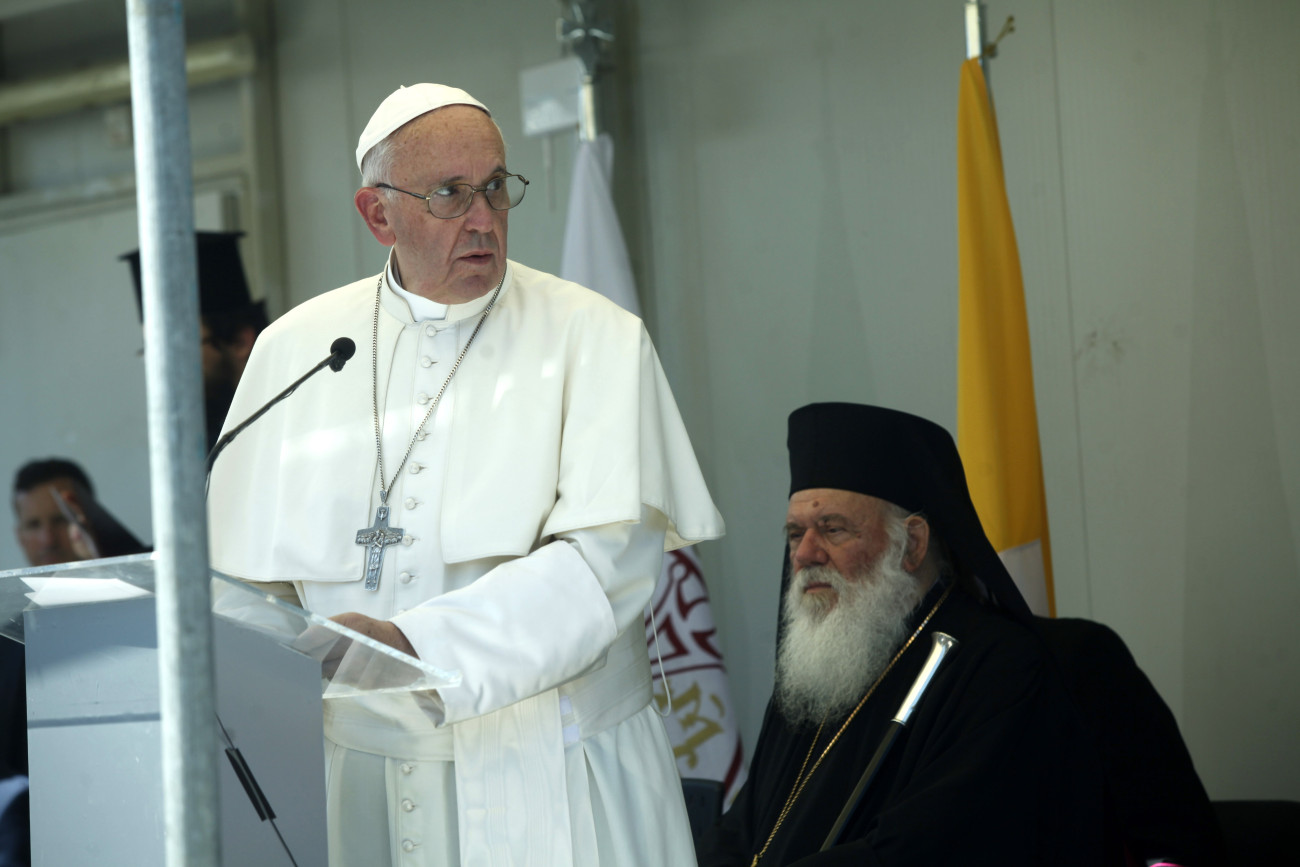 Πάπας Φραγκίσκος: Η ιστορική επίσκεψη του Ποντίφικα στη Λέσβο και η προσευχή του για τους πρόσφυγες