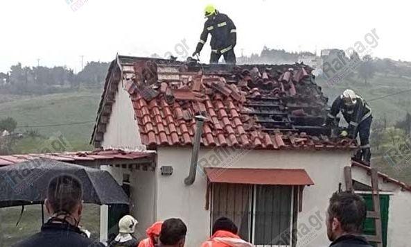 Κεραυνός προκαλεί φωτιά σε κατοικία στον Βαρνάβα