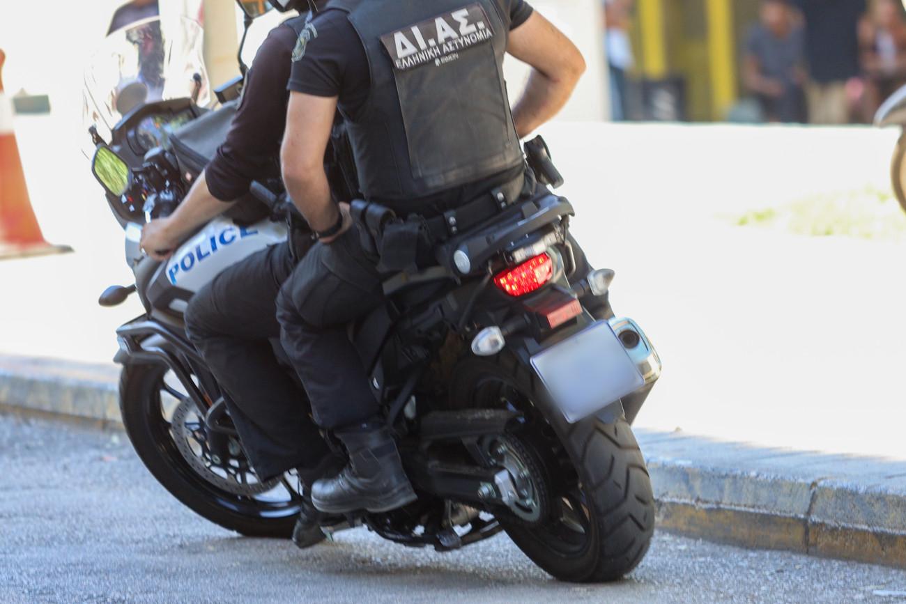 Λάρισα: Επίθεση με τσεκούρι σε τρεις ανηλίκους – Ένας δράστης στο κυνήγι