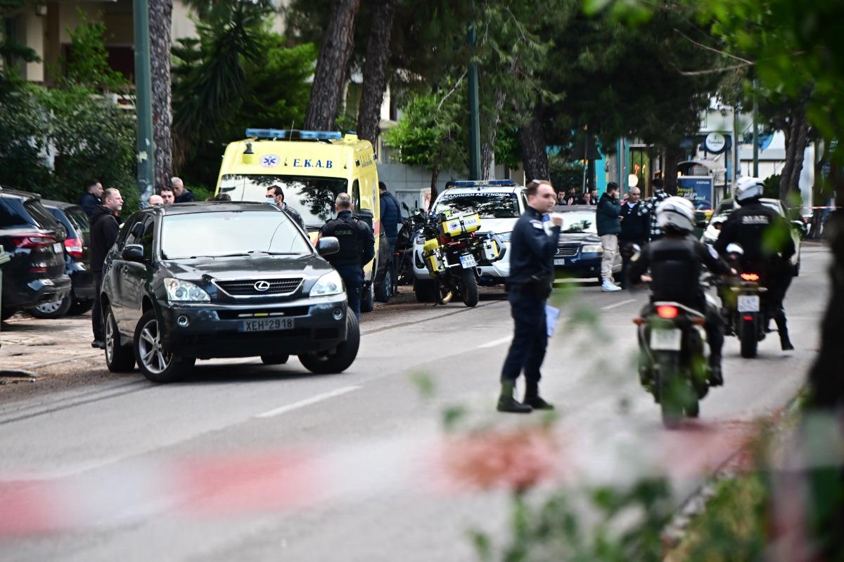 Χαλάνδρι: Επιχείρηση της αστυνομίας στο σπίτι του Μοσχούρη μετά τη δολοφονία – Κατασχέθηκαν κινητά, τάμπλετ και έγγραφα
