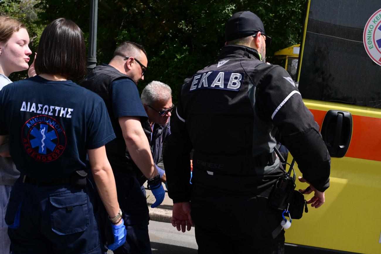 Τροχαίο ατύχημα στο Περιστέρι: Τρεις τραυματίες σε σύγκρουση λεωφορείου με ΙΧ