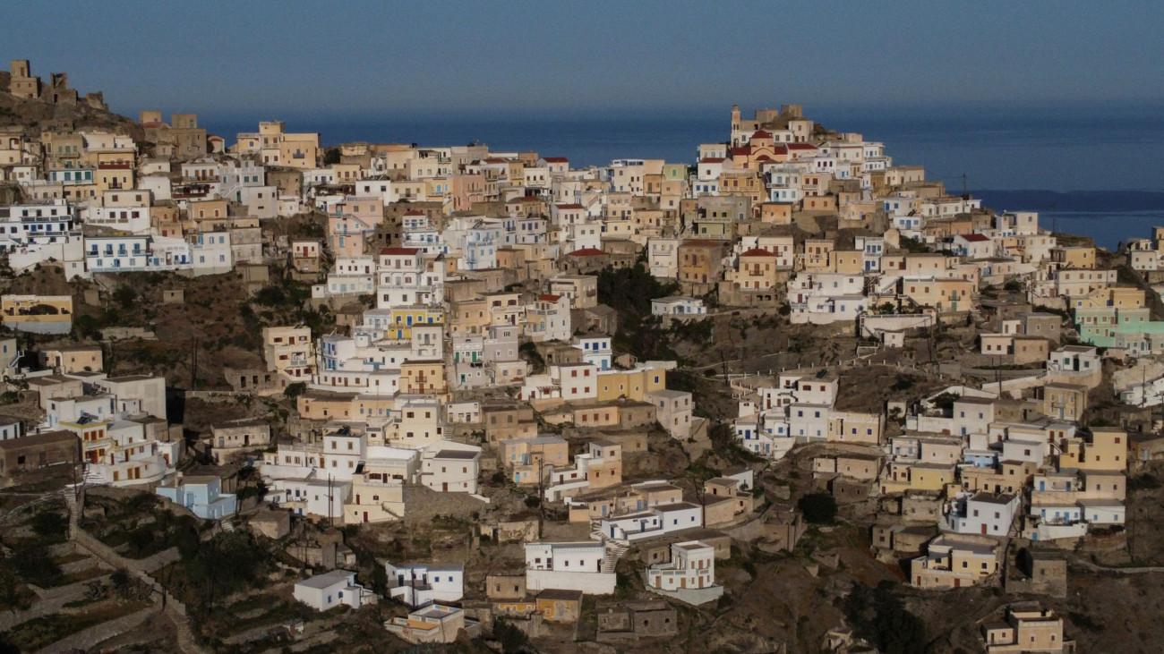 Χάος για χιλιάδες μικροϊδιοκτήτες: Χάνουν το δικαίωμα δόμησης σε οικισμούς