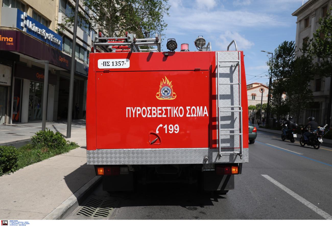 Πυρκαγιά σε διαμέρισμα στη Μεσογείων: Απεγκλωβίστηκε ηλικιωμένη