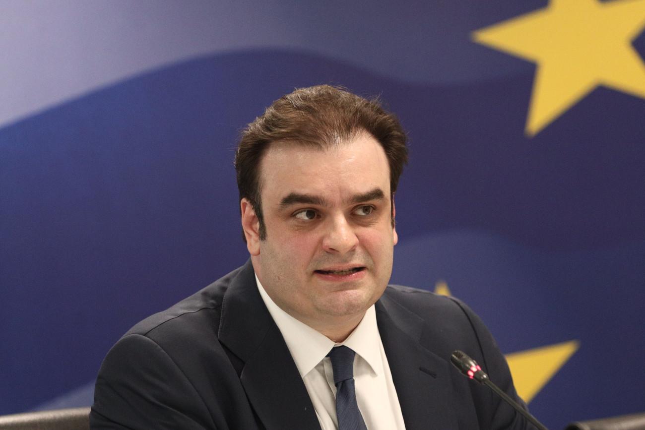 Αίτημα του Πιερρακάκη για ενεργοποίηση της ρήτρας διαφυγής στην Ευρωπαϊκή Ένωση