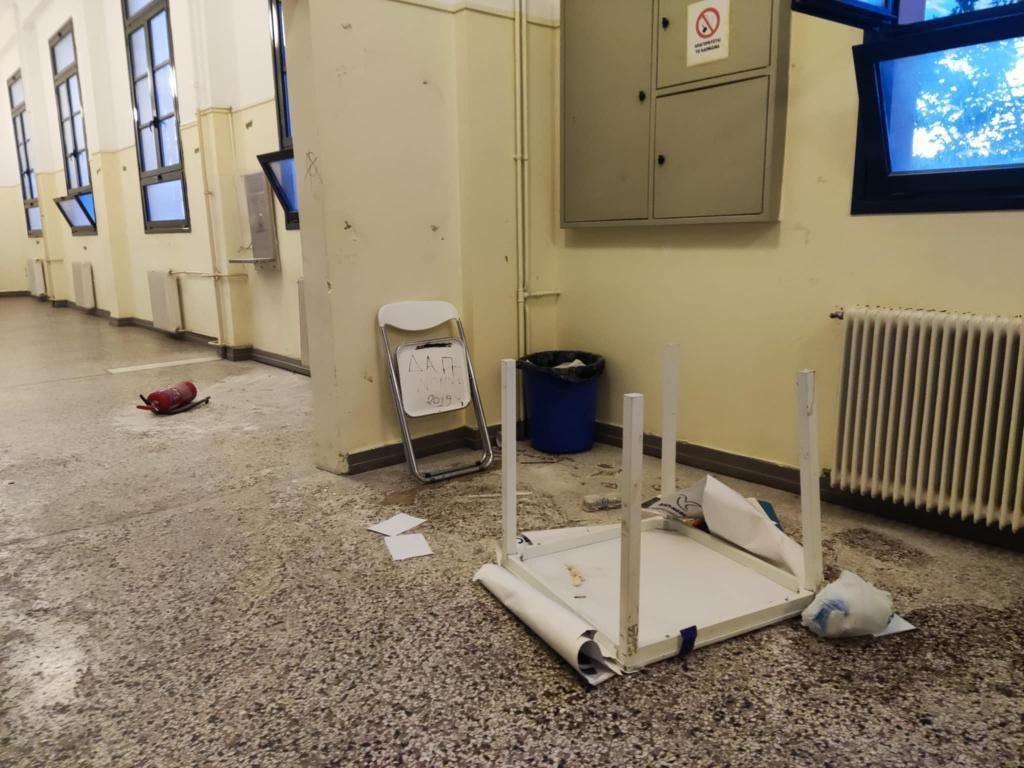 Επίθεση σε καθηγητές και φοιτητές στη Νομική Σχολή: Τραυματισμός ενός ατόμου