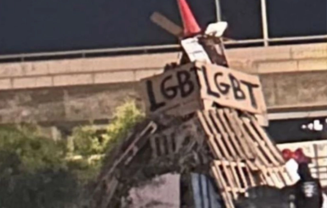 Κύπρος: Αντί για τον Ιούδα, έκαψαν τα αρχικά «LGBT» σε εκκλησία στη Λεμεσό