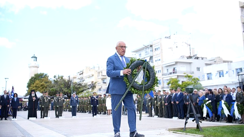 Με εορταστική λαμπρότητα η παρέλαση απελευθέρωσης της Αλεξανδρούπολης με παρουσία του Νικήτα Κακλαμάνη