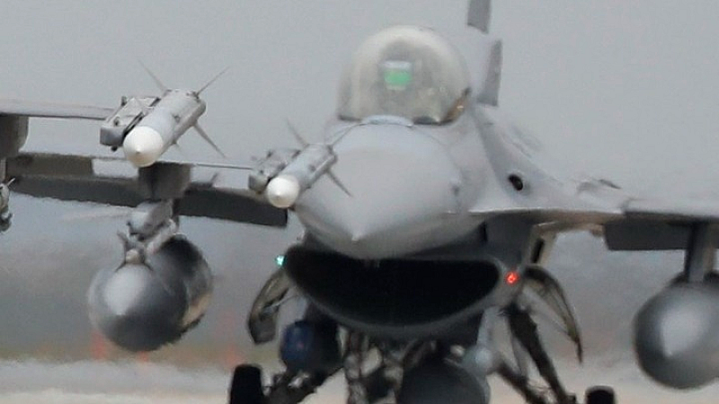 Ουκρανικό μαχητικό F-16 συνετρίβη – Ο πιλότος εκτινάχθηκε με ασφάλεια