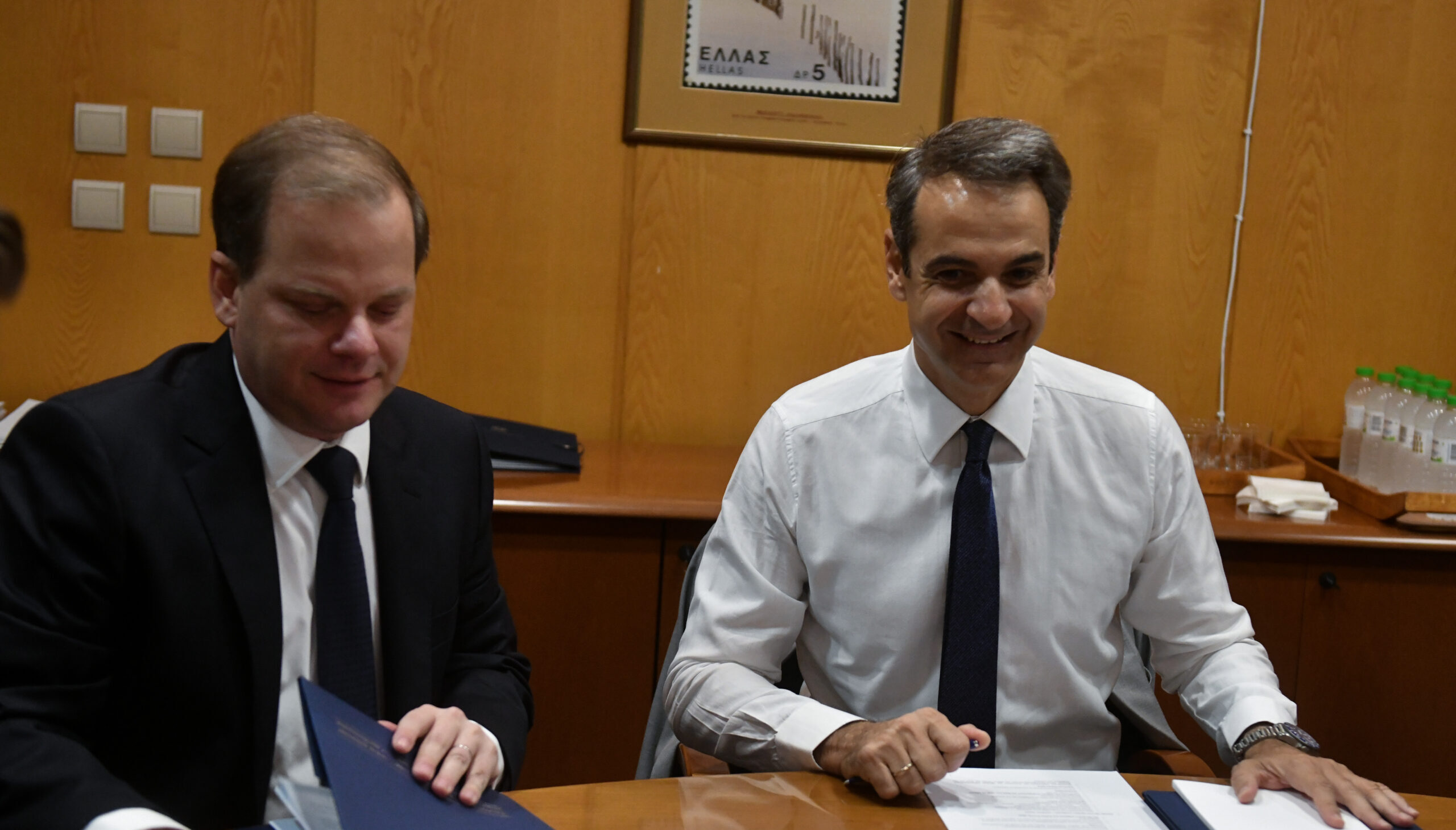 «Δεν βλέπει κακούργημα» ο Μητσοτάκης για Καραμανλή – Θα ζητήσει προανακριτική για πλημμέλημα