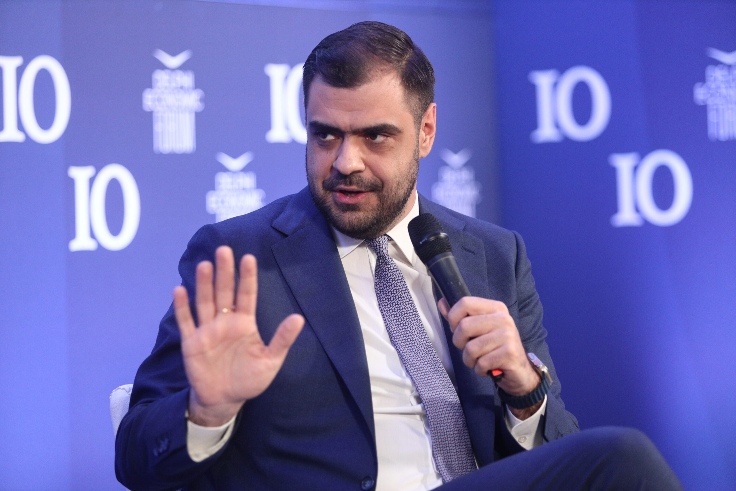 Πανηγυρίζουν για το πόρισμα σαν να απευθύνονται σε κομματική συνέλευση