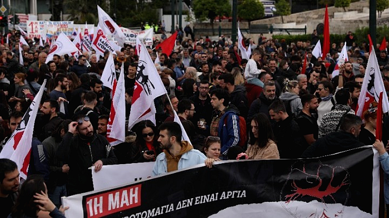 Δημοκρατική συγκέντρωση του ΠΑΜΕ στο Σύνταγμα για την Εργατική Πρωτομαγιά