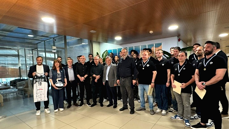 Βράβευση της ομάδας μπάσκετ του ΠΑΟΚ από τον δήμαρχο Θεσσαλονίκης