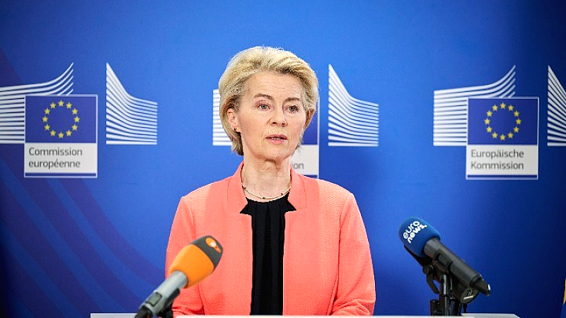 ΕΕ: Η Ούρσουλα φον ντερ Λάιεν καταδικάζει τον ισραηλινό βομβαρδισμό σχολείου στη Γάζα