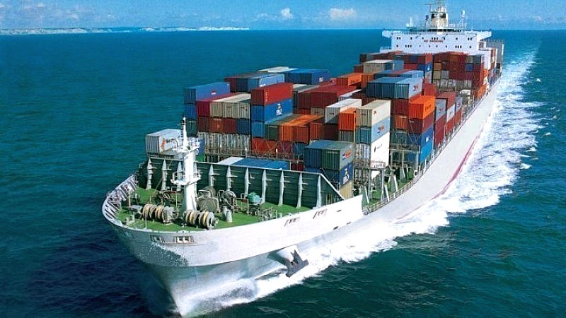Έκπτωση 15% για τα μεγάλα πλοία μεταφοράς εμπορευματοκιβωτίων στη διώρυγα του Σουέζ για 90 ημέρες