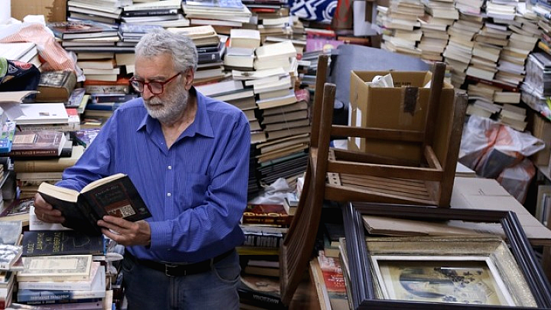 Έξι χρόνια του παλαιοβιβλιοπωλείου των αστέγων και η πρόταση για το Φεστιβάλ Παλιού Βιβλίου
