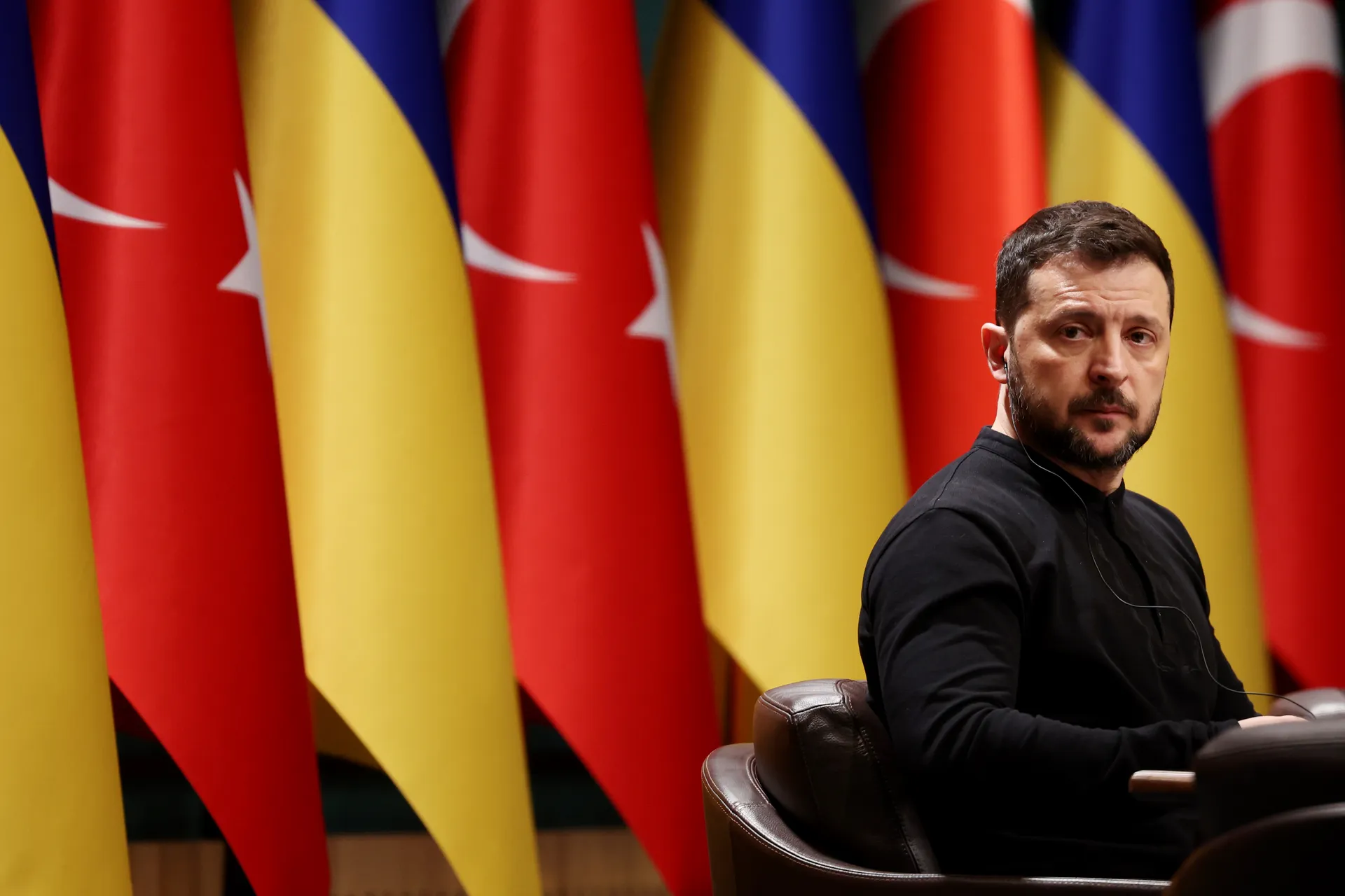 Ουκρανικό: Αναβάλλονται για το απόγευμα οι συνομιλίες στην Τουρκία – Προκλητικός ο Ζελένσκι, αδιάφορος ο Πούτιν, αγνοείται ο Τραμπ