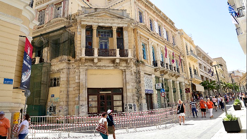 Ισχυρός σεισμός 6,1 Ρίχτερ στην Κρήτη – Ζημιές σε ετοιμόρροπα κτίρια