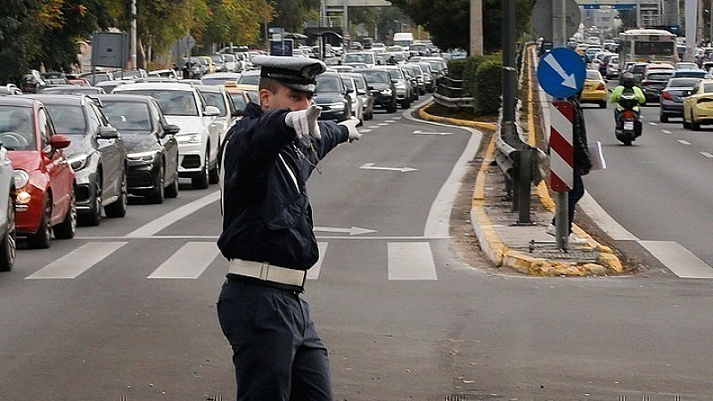 Σημαντική κυκλοφοριακή συμφόρηση στην περιφερειακή Υμηττού εξαιτίας ατυχήματος