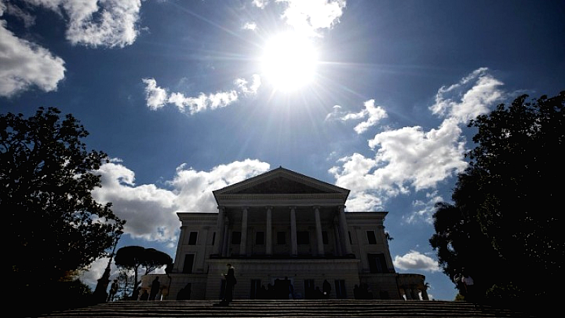 Η Villa Albani Torlonia στη Ρώμη φιλοξενεί την επίδειξη της cruise συλλογής του Dior