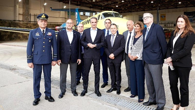 Επίσκεψη του πρωθυπουργού στην Ελευσίνα για το νέο αεροπλάνο διακομιδών του ΕΚΑΒ