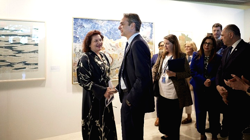 Έκθεση «Θάλαττα» του ΟΗΕ: Ο Κυρ. Μητσοτάκης εγκαινίασε έργα Ελλήνων ζωγράφων