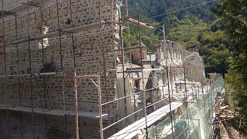 Παρεμβάσεις αποκατάστασης στις Ιερές Μονές Αγίου Διονυσίου και Αγίας Αναστασίας