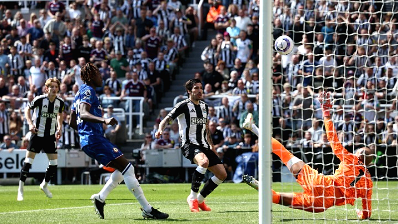 Η Νιούκαστλ ενισχύει τις ελπίδες της για Champions League