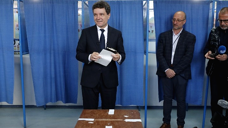 Ρουμανία: Σημαντική πρωτοκαθεδρία του φιλοευρωπαίου υποψηφίου στις προεδρικές εκλογές