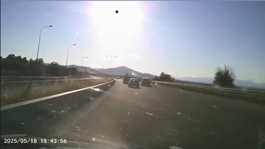 Βίντεο: Αυτοκίνητο κινείται με όπισθεν στην Εγνατία Οδό – Πανικός στον δρόμο