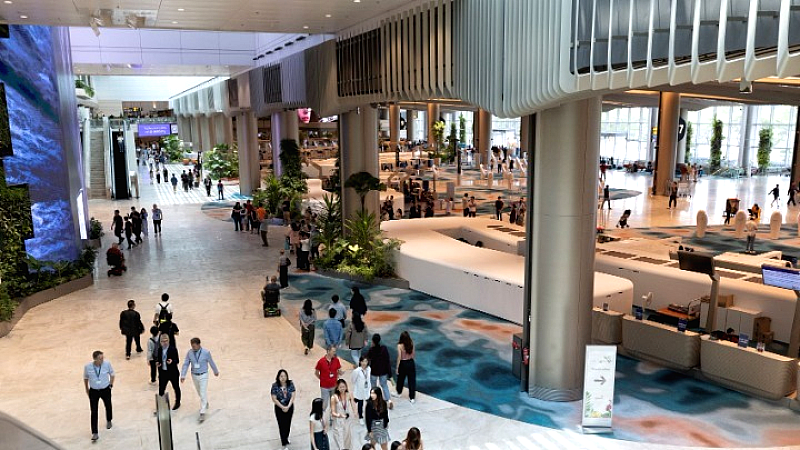 Το αεροδρόμιο Changi της Σιγκαπούρης αναδεικνύεται και πάλι Νο.1 παγκοσμίως για το 2025
